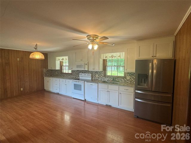 1023 Autumn Lane, New London, NC 28127