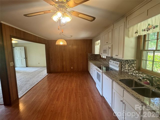 1023 Autumn Lane, New London, NC 28127