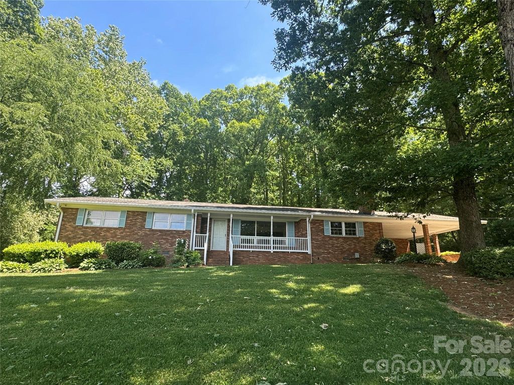 1023 Autumn Lane, New London, NC 28127