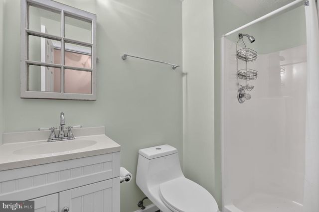 870 BAYRIDGE DR, Gaithersburg, MD 20878