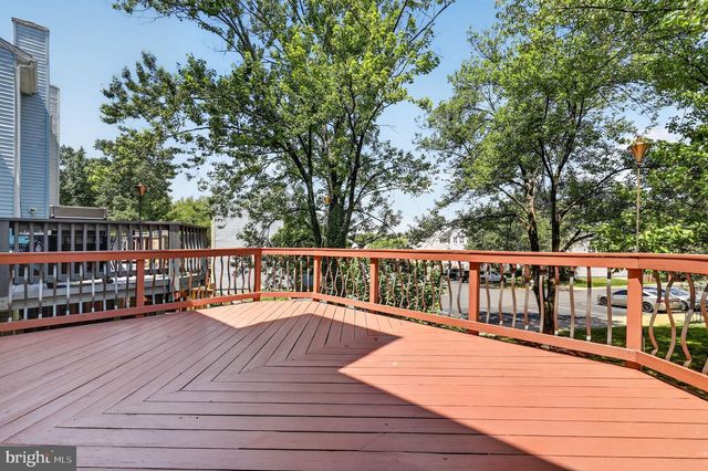 870 BAYRIDGE DR, Gaithersburg, MD 20878