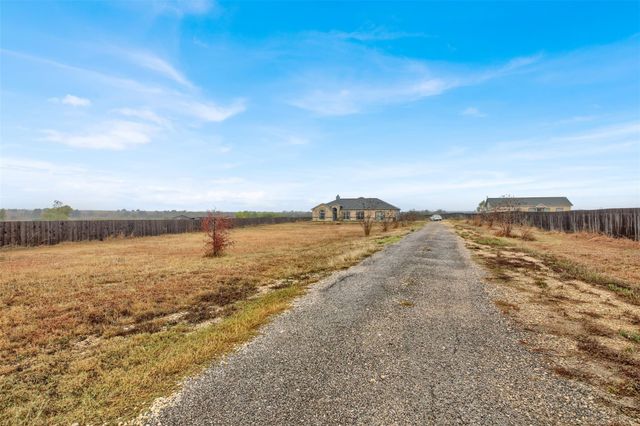 3498 County Road 464, Elgin, TX 78621
