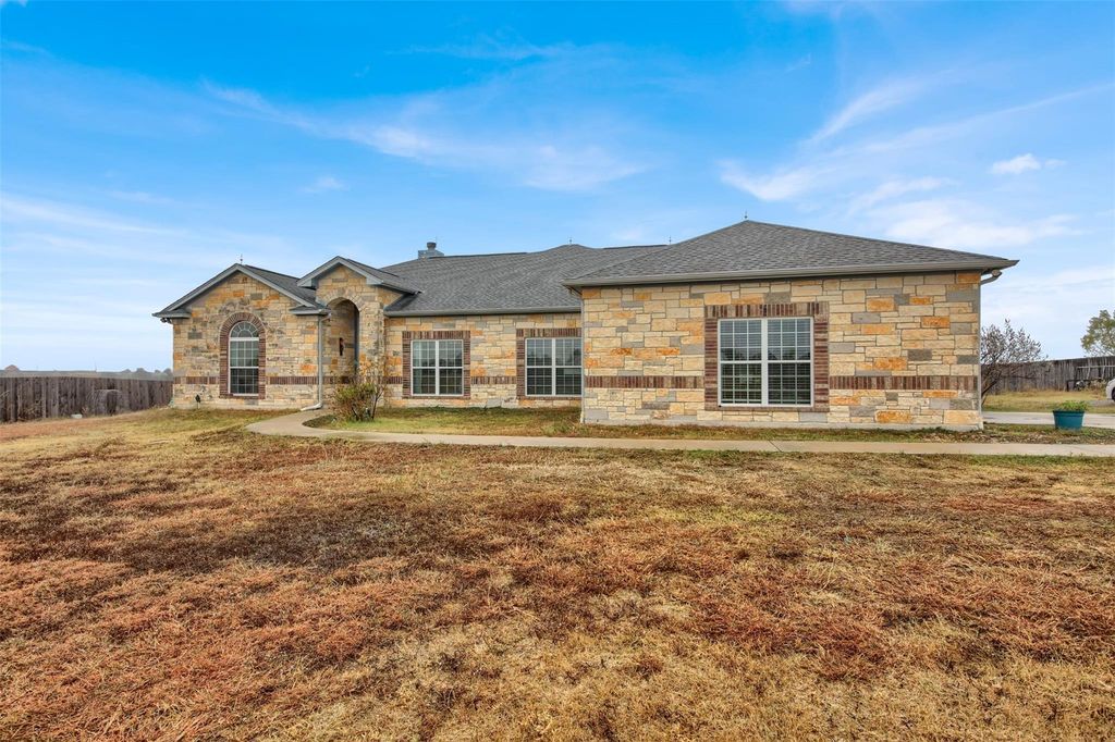 3498 County Road 464, Elgin, TX 78621