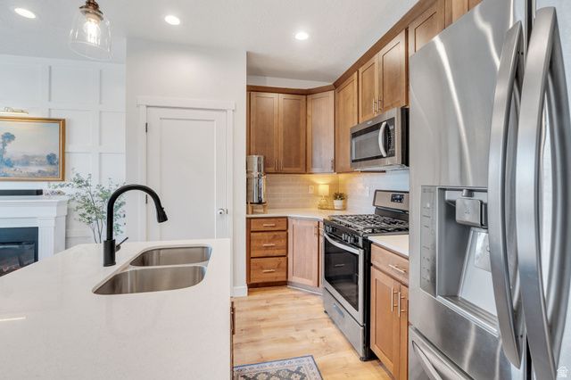 10758 S PORCINI DR, South Jordan, UT 84009