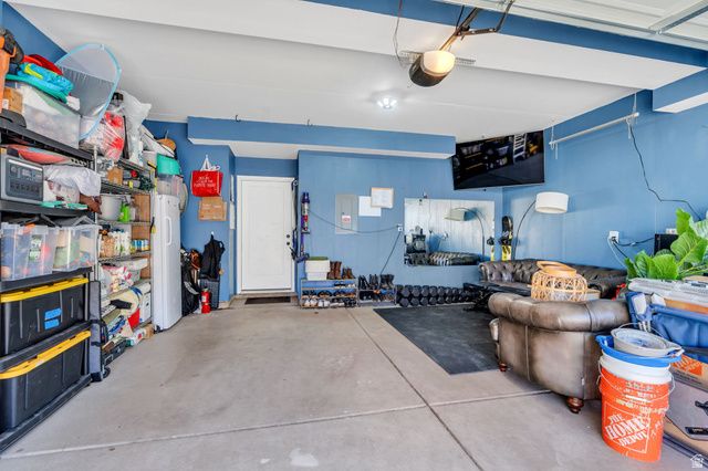 10758 S PORCINI DR, South Jordan, UT 84009