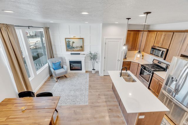 10758 S PORCINI DR, South Jordan, UT 84009