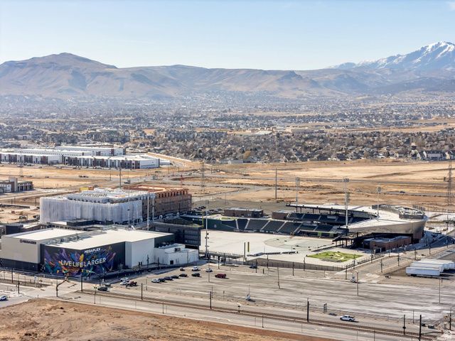 10758 S PORCINI DR, South Jordan, UT 84009