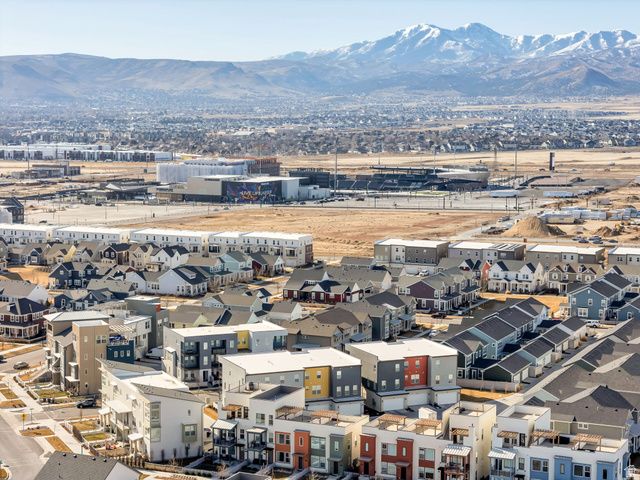 10758 S PORCINI DR, South Jordan, UT 84009