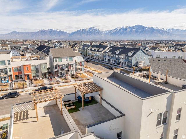 10758 S PORCINI DR, South Jordan, UT 84009