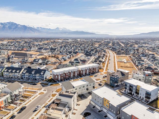 10758 S PORCINI DR, South Jordan, UT 84009