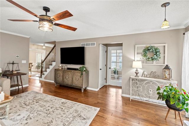 2108 SW Brookshire Drive, Blue Springs, MO 64015