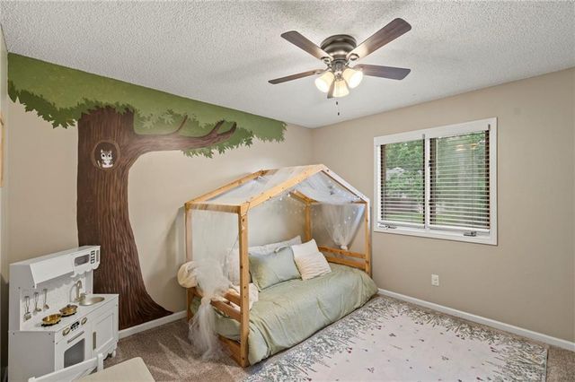 2108 SW Brookshire Drive, Blue Springs, MO 64015