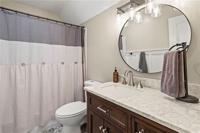 2108 SW Brookshire Drive, Blue Springs, MO 64015
