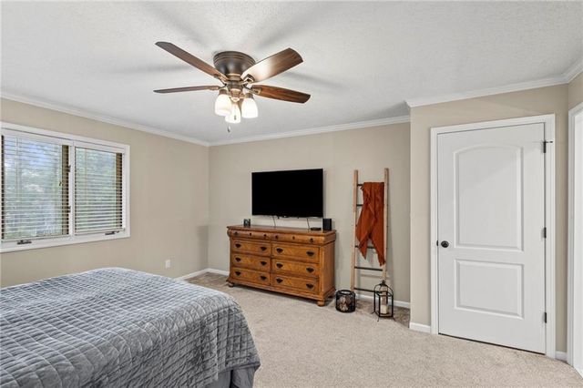 2108 SW Brookshire Drive, Blue Springs, MO 64015