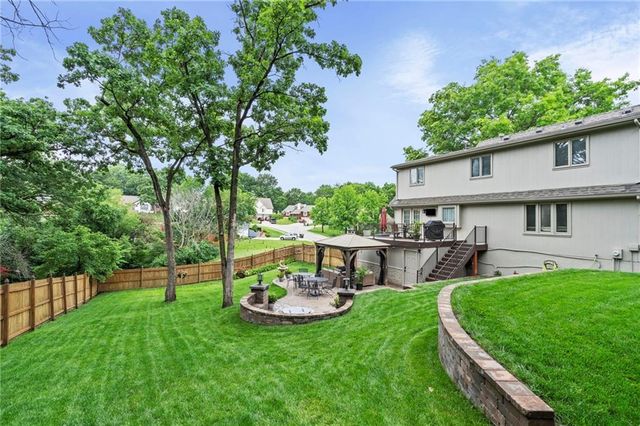 2108 SW Brookshire Drive, Blue Springs, MO 64015