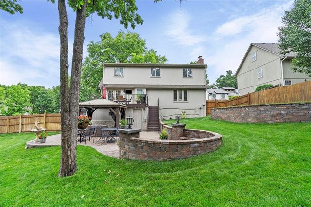 2108 SW Brookshire Drive, Blue Springs, MO 64015