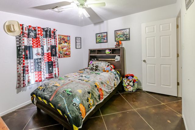 1727 Lcr 124, Mount Calm, TX 76673