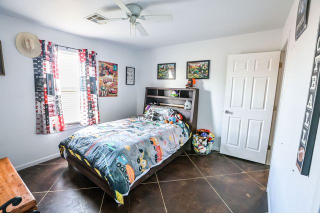 1727 Lcr 124, Mount Calm, TX 76673