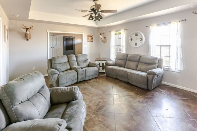 1727 Lcr 124, Mount Calm, TX 76673