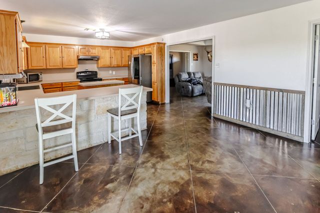 1727 Lcr 124, Mount Calm, TX 76673