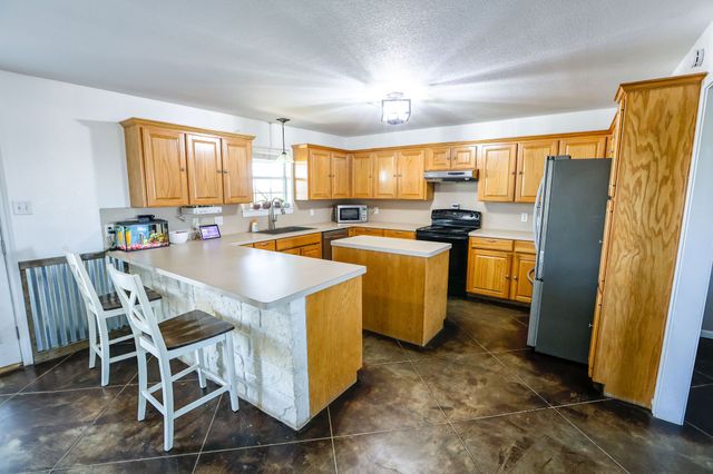 1727 Lcr 124, Mount Calm, TX 76673