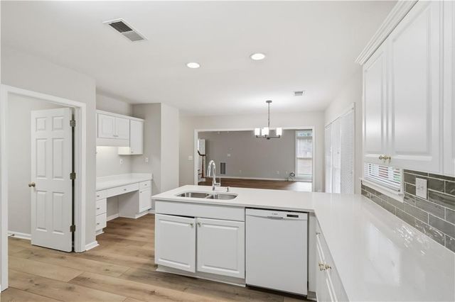 3203 Blowing Wind Way NW, Acworth, GA 30101