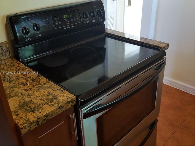 1870 NE 179th St, North Miami Beach, FL 33162