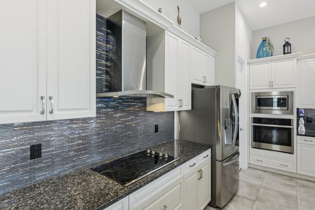 8653 SW Carrara Way, Port St. Lucie, FL 34987