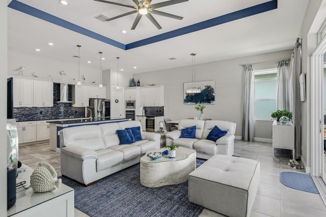 8653 SW Carrara Way, Port St. Lucie, FL 34987