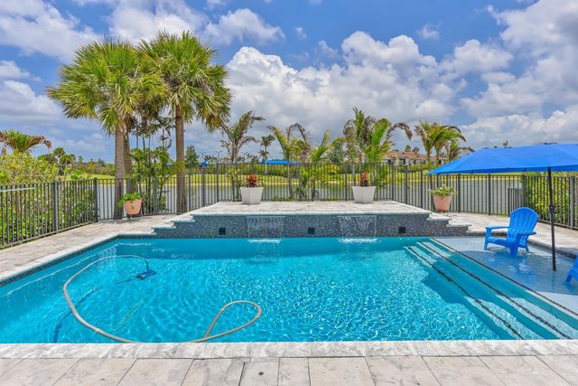 8653 SW Carrara Way, Port St. Lucie, FL 34987