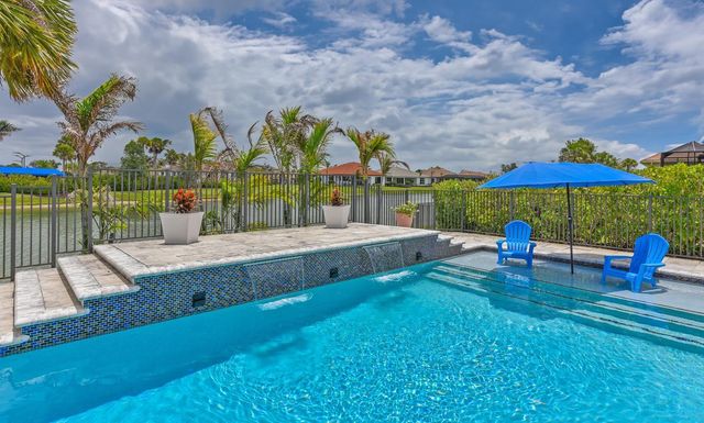 8653 SW Carrara Way, Port St. Lucie, FL 34987