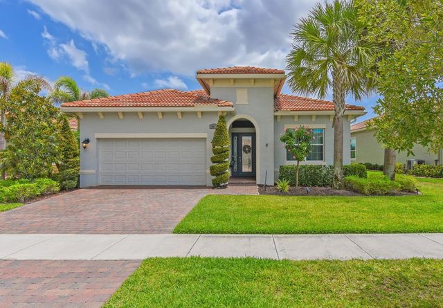 8653 SW Carrara Way, Port St. Lucie, FL 34987