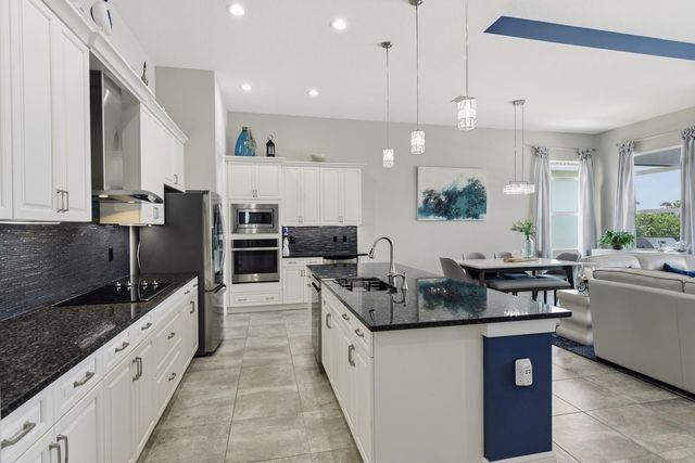 8653 SW Carrara Way, Port St. Lucie, FL 34987