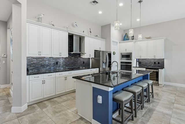 8653 SW Carrara Way, Port St. Lucie, FL 34987