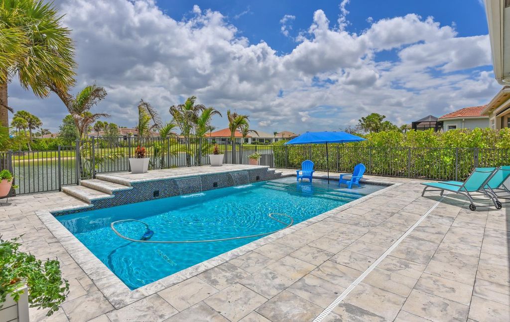 8653 SW Carrara Way, Port St. Lucie, FL 34987