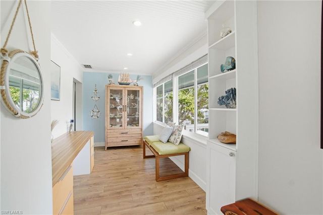 1286 Venetian WAY, Naples, FL 34110