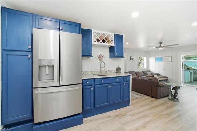 1286 Venetian WAY, Naples, FL 34110