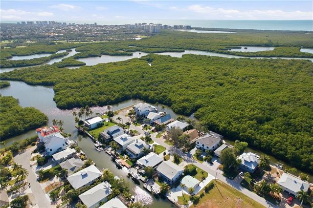 1286 Venetian WAY, Naples, FL 34110