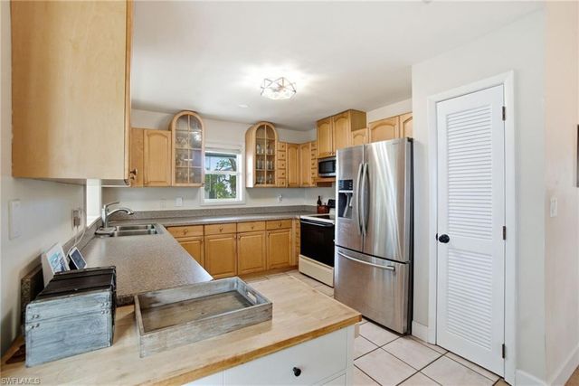 1286 Venetian WAY, Naples, FL 34110