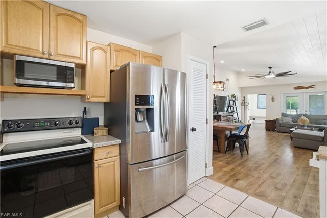 1286 Venetian WAY, Naples, FL 34110