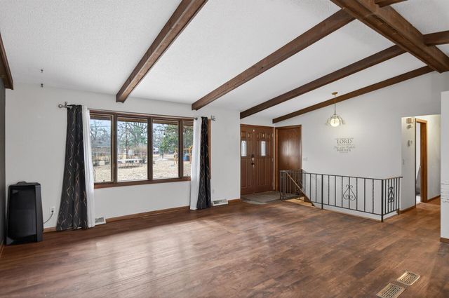 8436 Palm Street NW, Coon Rapids, MN 55433