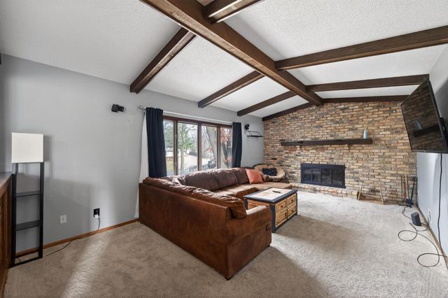 8436 Palm Street NW, Coon Rapids, MN 55433