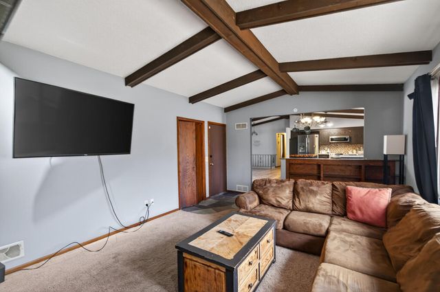 8436 Palm Street NW, Coon Rapids, MN 55433