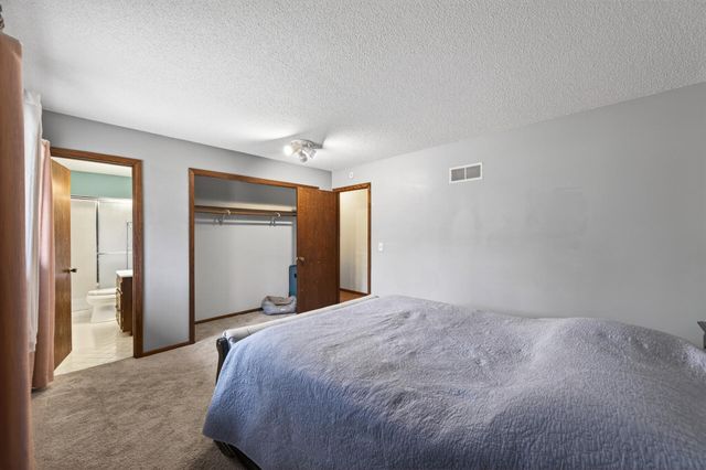 8436 Palm Street NW, Coon Rapids, MN 55433