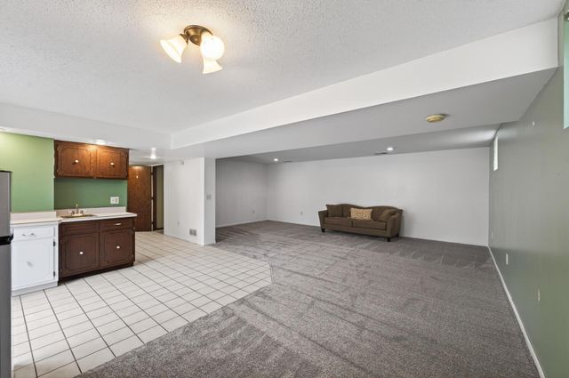 8436 Palm Street NW, Coon Rapids, MN 55433