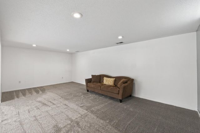 8436 Palm Street NW, Coon Rapids, MN 55433