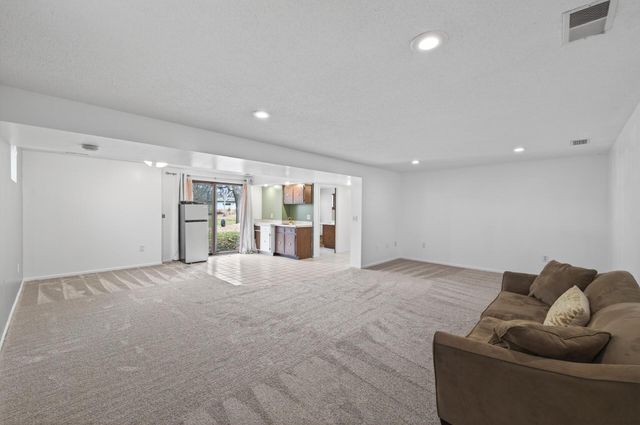 8436 Palm Street NW, Coon Rapids, MN 55433