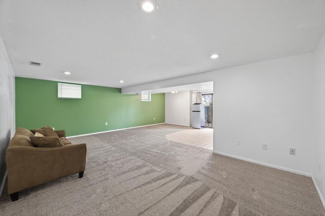 8436 Palm Street NW, Coon Rapids, MN 55433