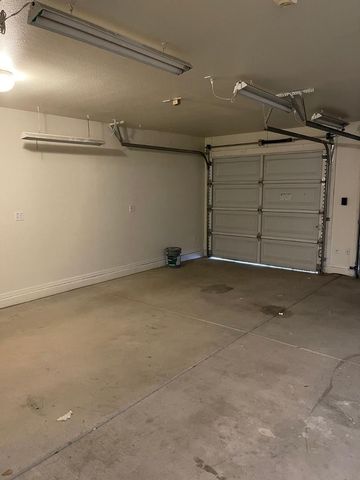 8201 W Quail Avenue, Peoria, AZ 85382