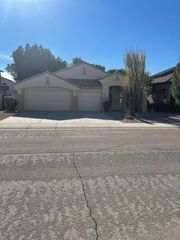 8201 W Quail Avenue, Peoria, AZ 85382